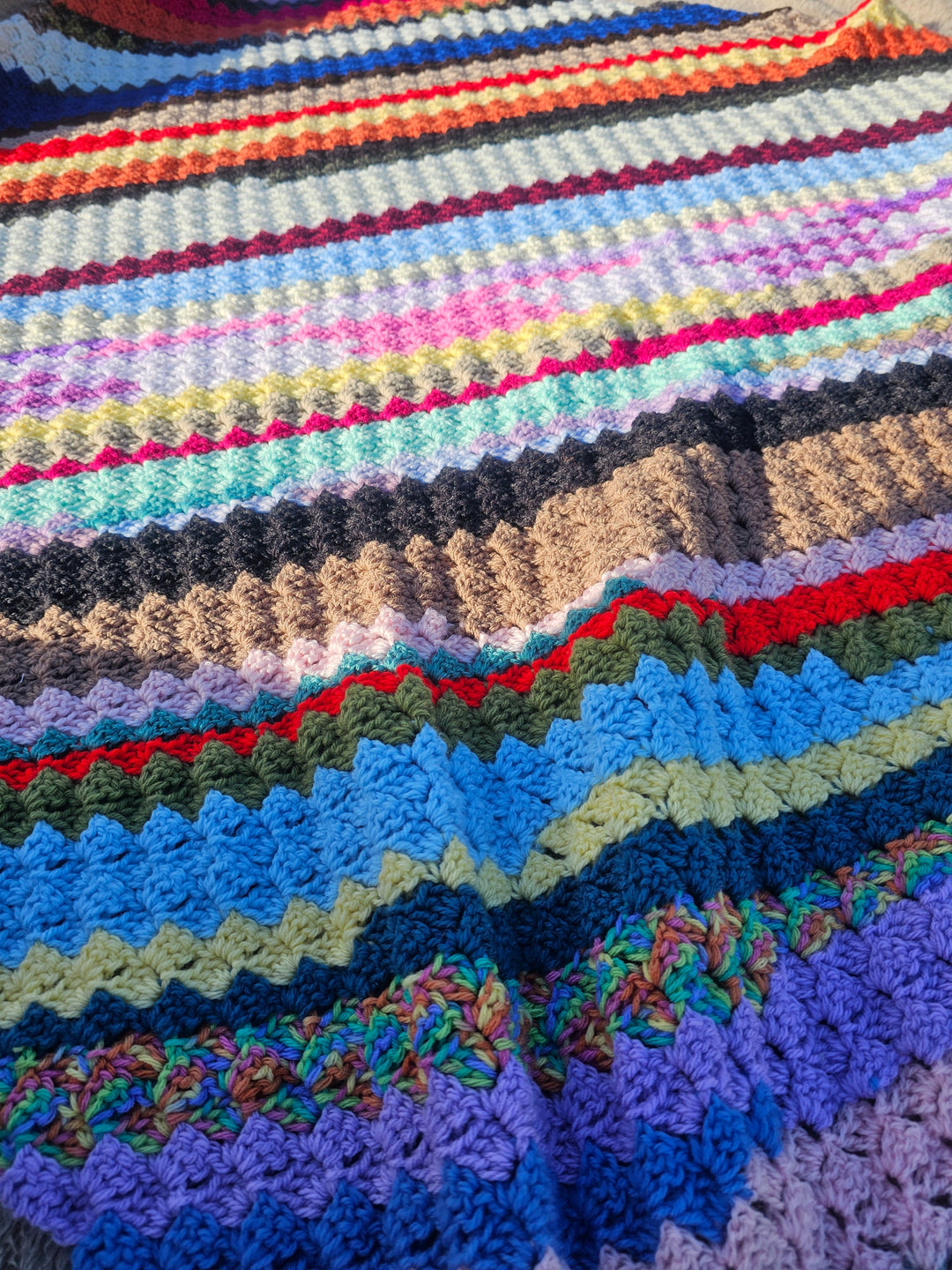 1431563 Kaleidoscopic Corner to Corner Blanket | Multi