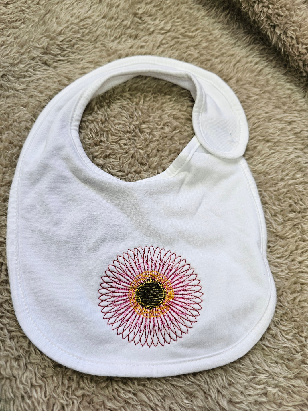 1431764 Baby Bib | Flower