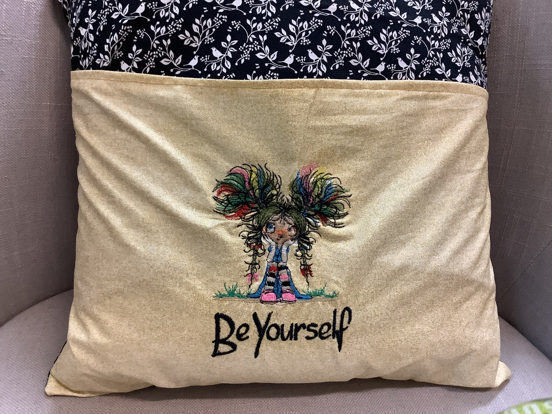 1431984 Be Yourself Cushion