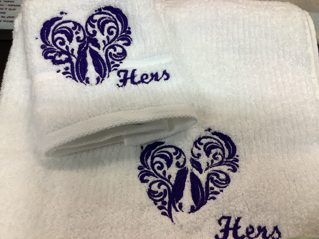 1431961 Her's Towel Gift Set | White/ Purple