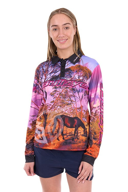 B6S2502598 Womens Grazing Horse Long Sleeve Tee