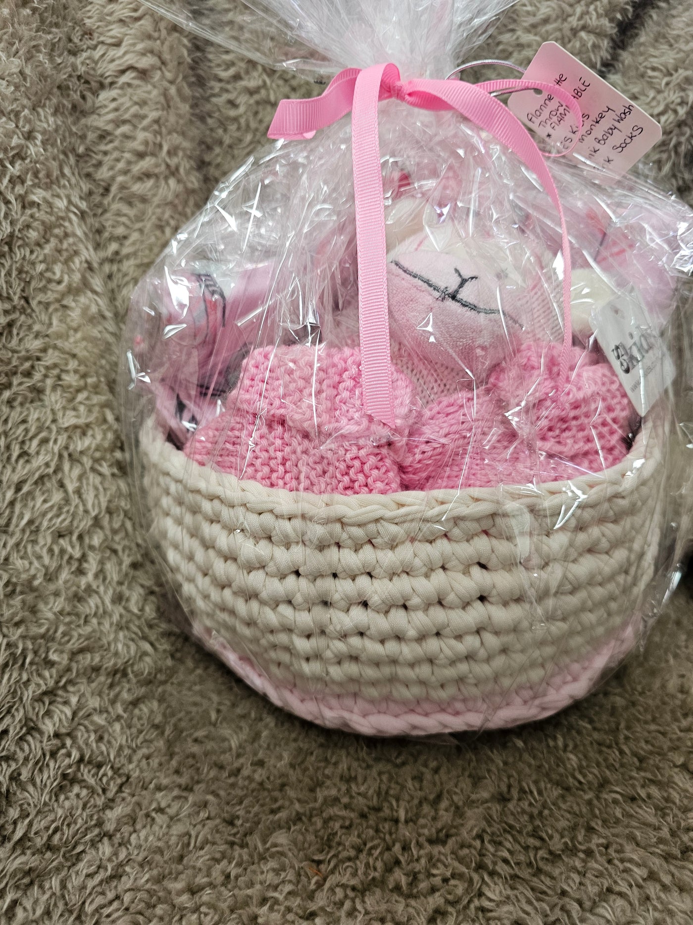 1431646 Gift Basket | White Pink