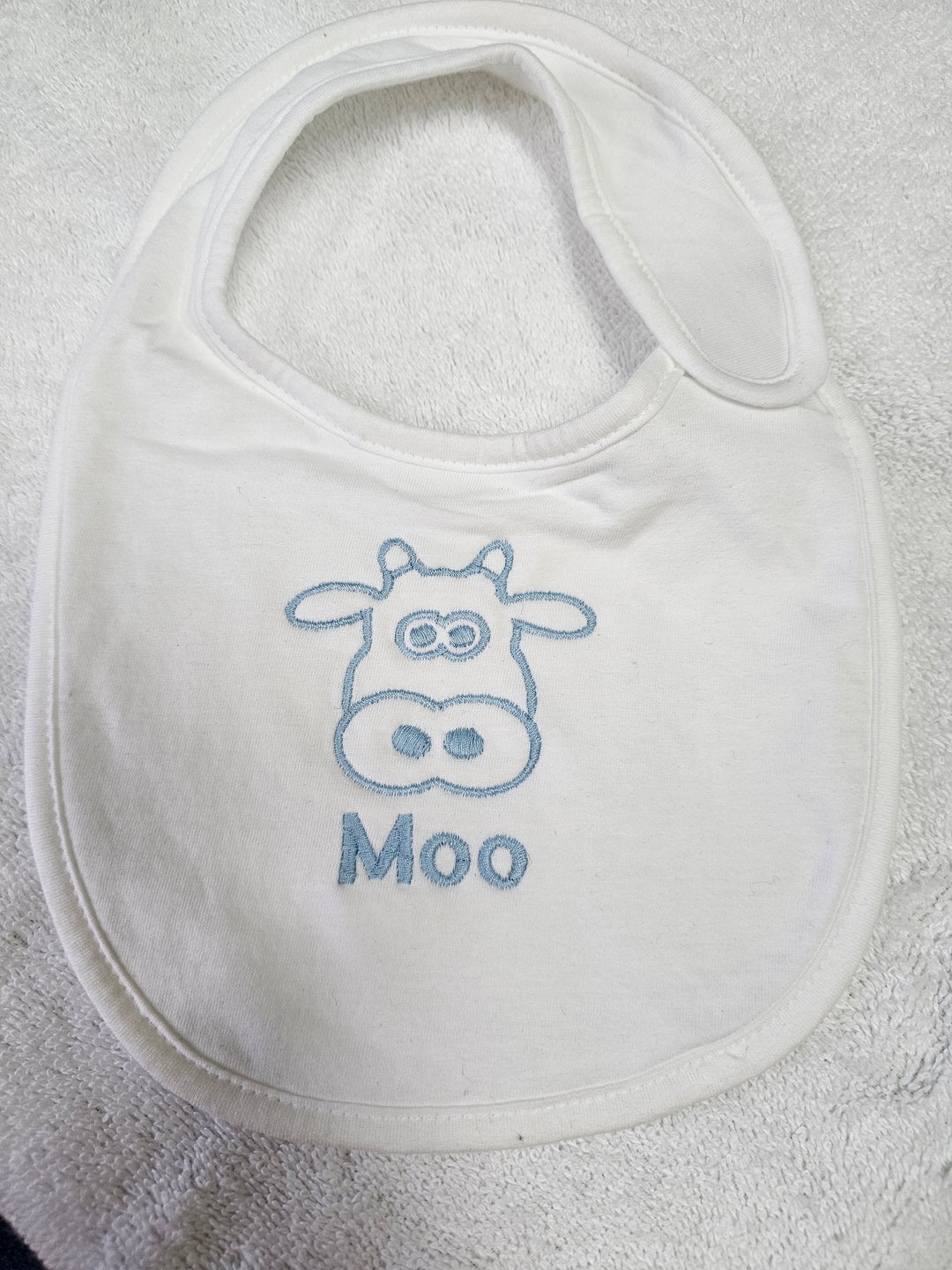 1431747 Mooing Baby Bib