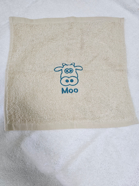 1431746 Mooing Face Cloth