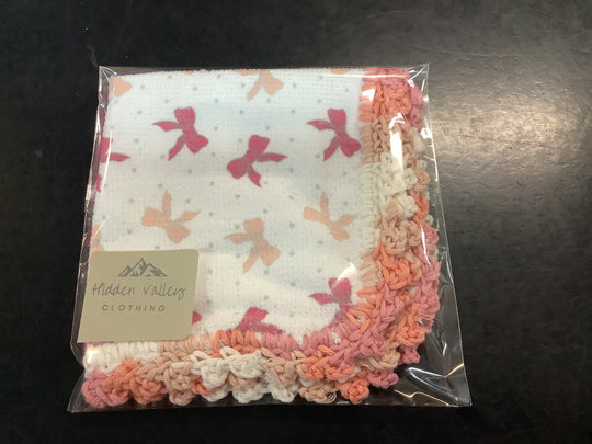 1432051 HVC  Baby Washer Hand Crochet Edge