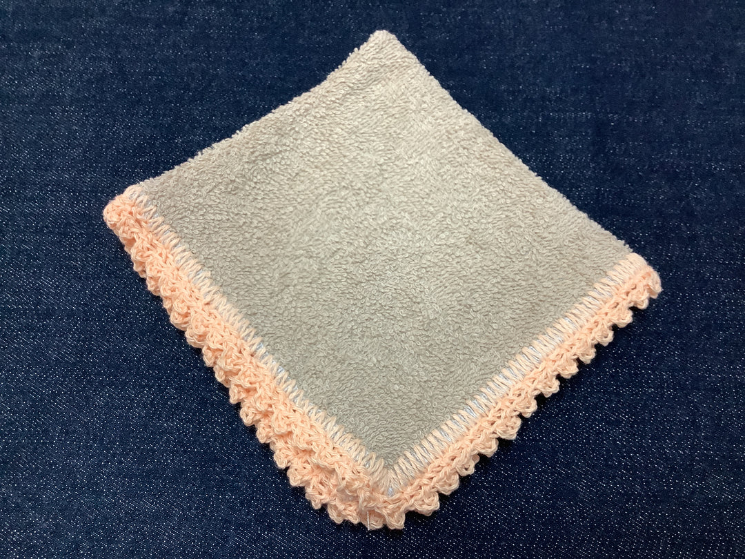 1431453 HVC Crocheted Edge Face Washer