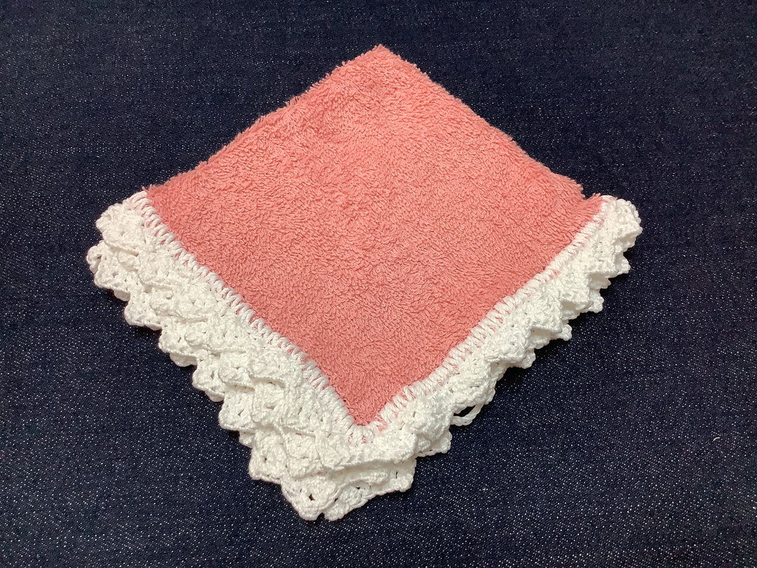 1431453 HVC Crocheted Edge Face Washer