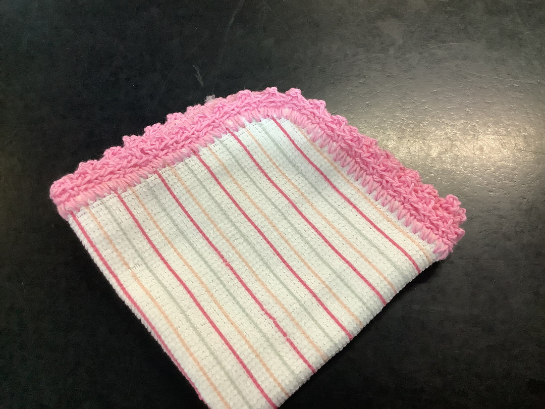 1432051 HVC  Baby Washer Hand Crochet Edge