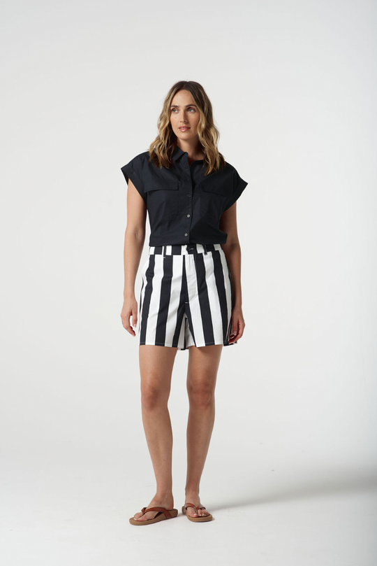 5270-223-S25 Thick Stripe Shorts