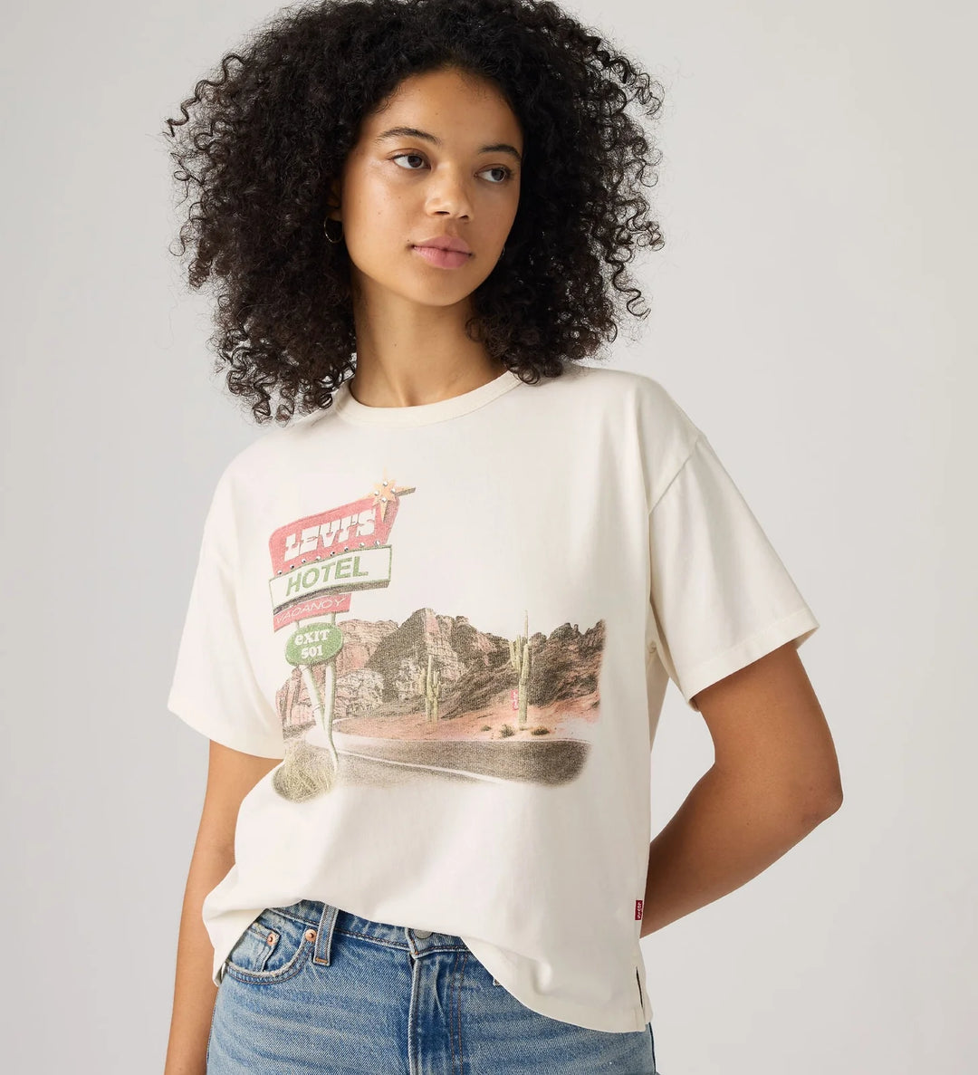 0050y0061 Wmns Graphic Vintage SS Tee