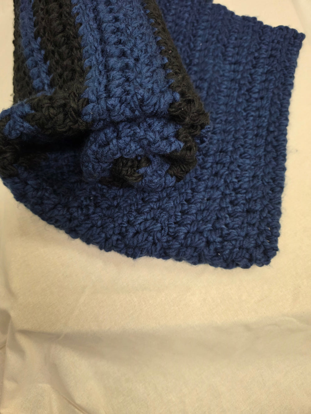 1432172 HVC Chunky Moody Blanket