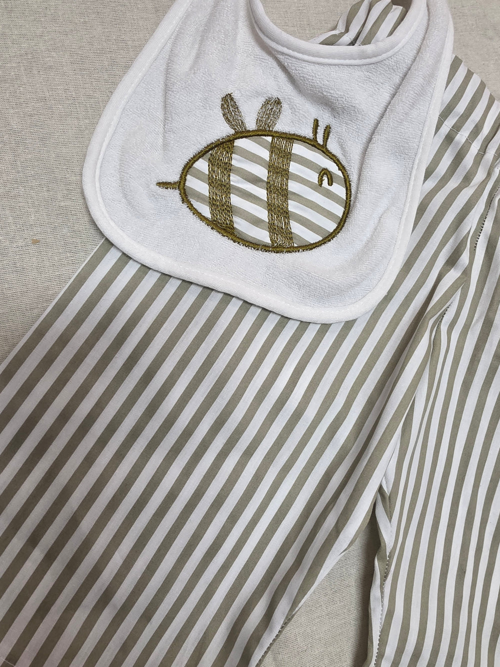 1432193 Little Honey Bee set