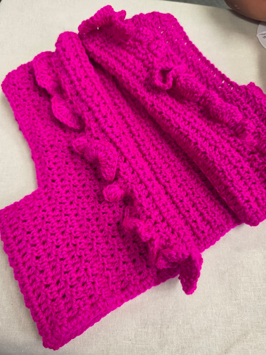 1432166 HVC Crocheted Flutter