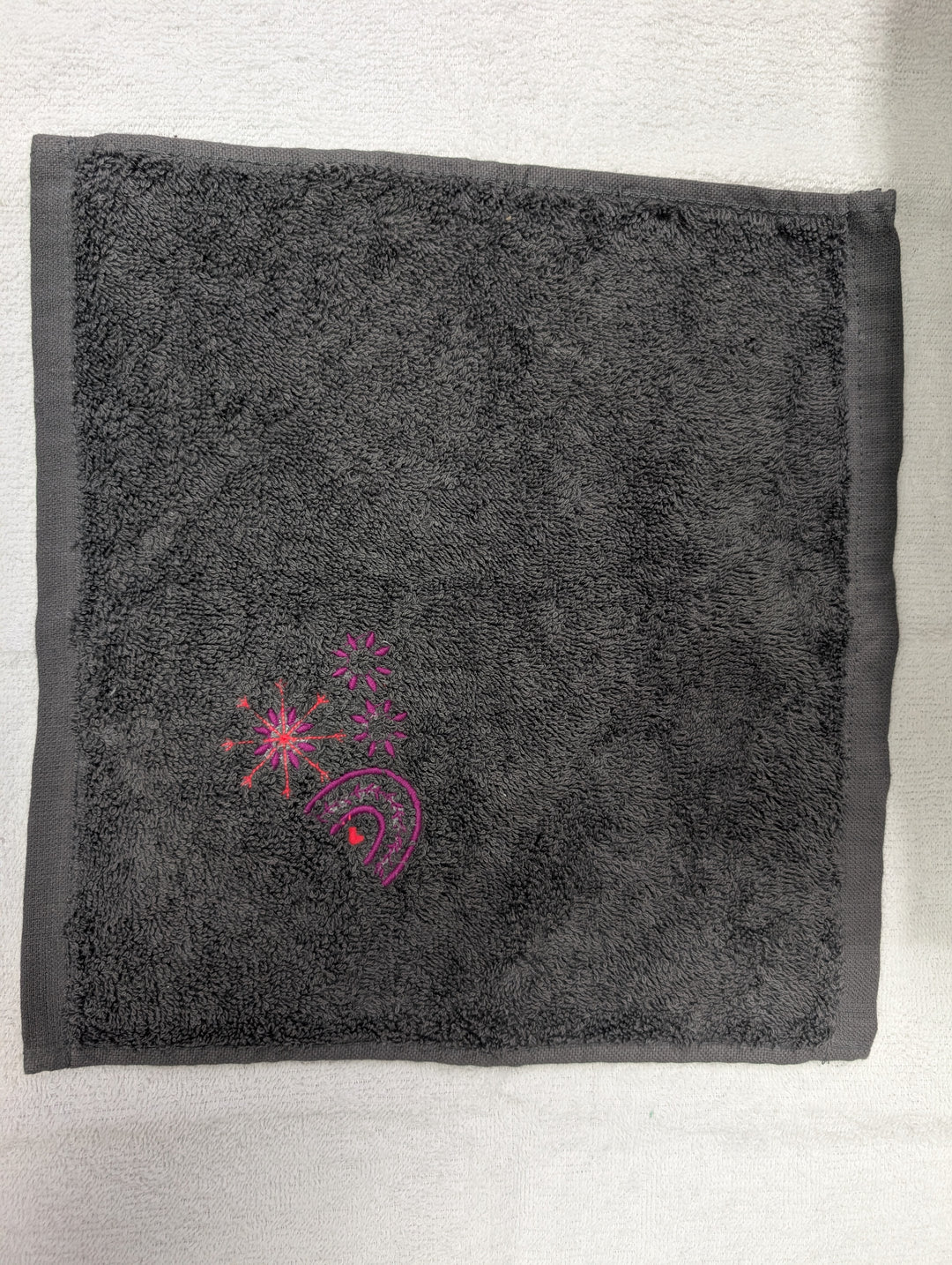 1432039 Embroidered Face Washer