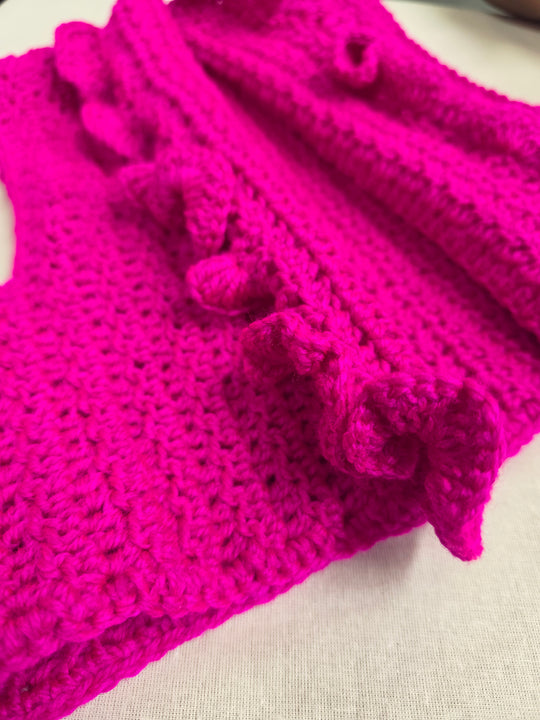 1432166 HVC Crocheted Flutter