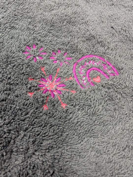 1432039 Embroidered Face Washer