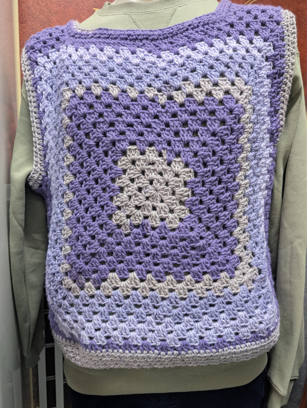 1431930 Crocheted Vest